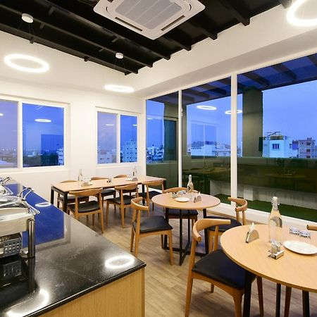 Townhouse Airport Road Hotel Yelahanka Екстериор снимка