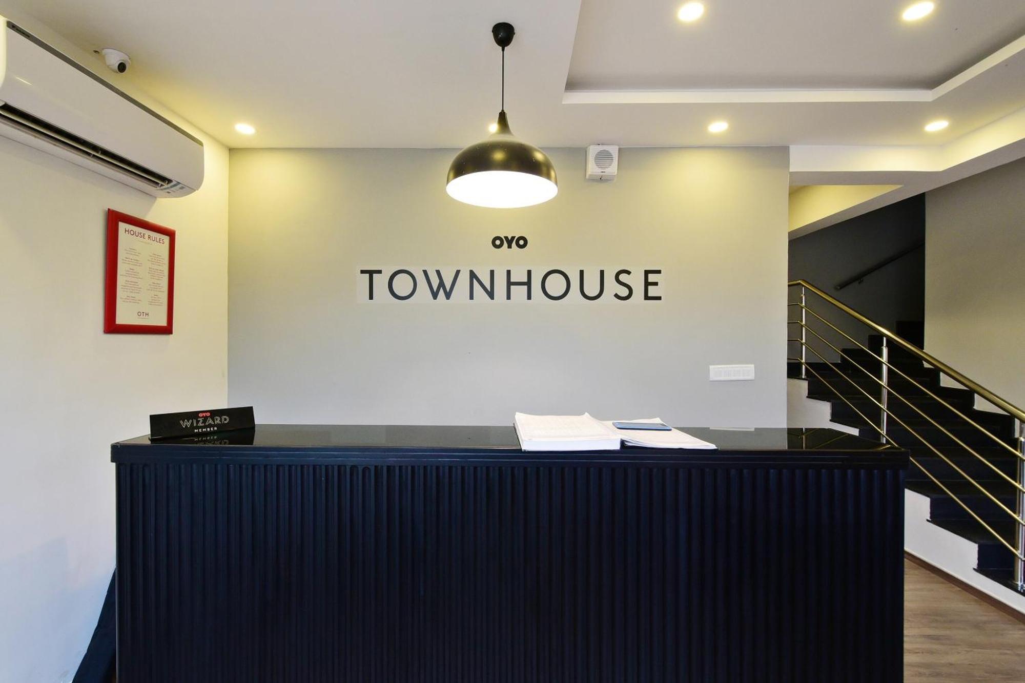 Townhouse Airport Road Hotel Yelahanka Екстериор снимка