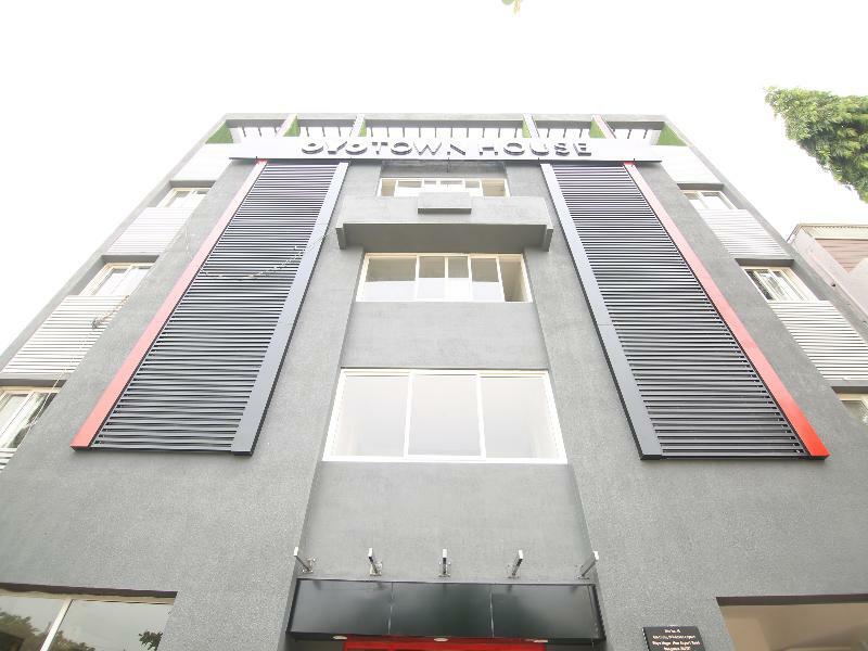 Townhouse Airport Road Hotel Yelahanka Екстериор снимка