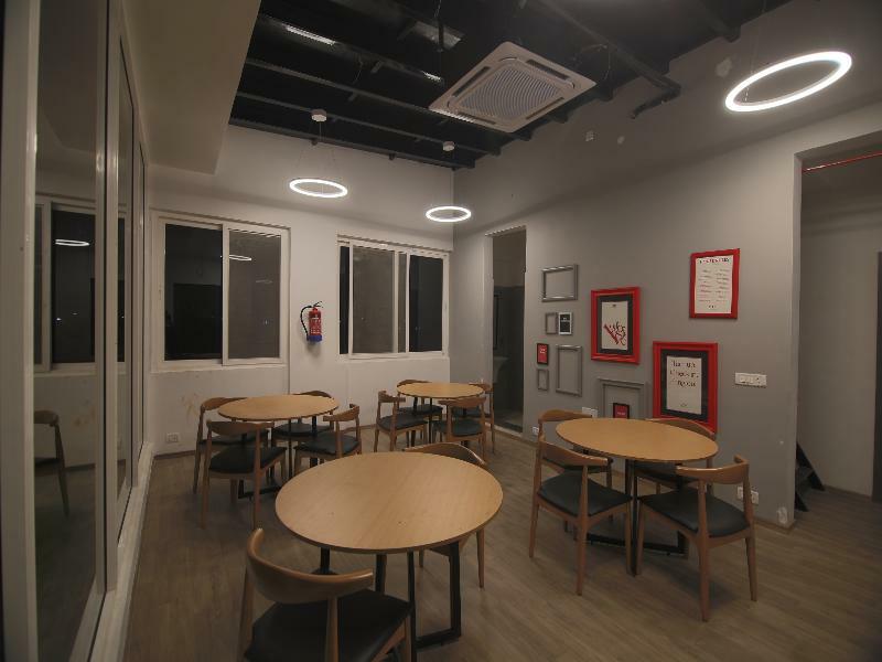 Townhouse Airport Road Hotel Yelahanka Екстериор снимка